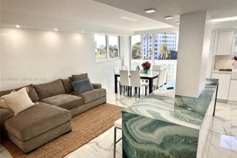 Condominio en alquiler en Miami Beach, Florida, 2 dormitorios, 105.82 m2 № 1995464 - foto 9