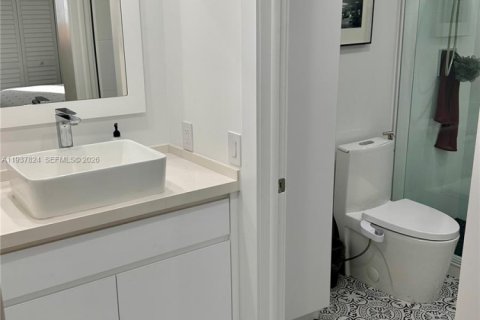 Condominio en alquiler en Miami Beach, Florida, 2 dormitorios, 105.82 m2 № 1995464 - foto 7