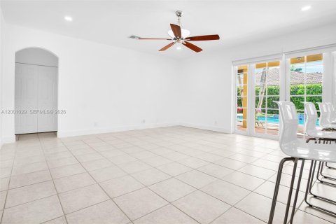 House in Weston, Florida 4 bedrooms, 235.6 sq.m. № 2066663 - photo 13