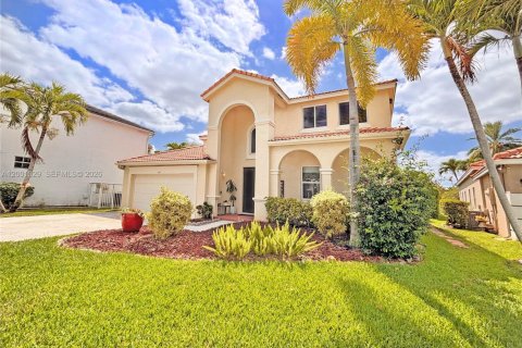 House in Weston, Florida 4 bedrooms, 235.6 sq.m. № 2066663 - photo 1