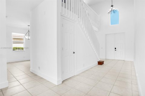 House in Weston, Florida 4 bedrooms, 235.6 sq.m. № 2066663 - photo 9