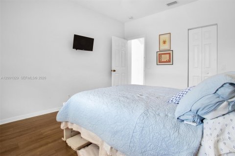 House in Weston, Florida 4 bedrooms, 235.6 sq.m. № 2066663 - photo 28