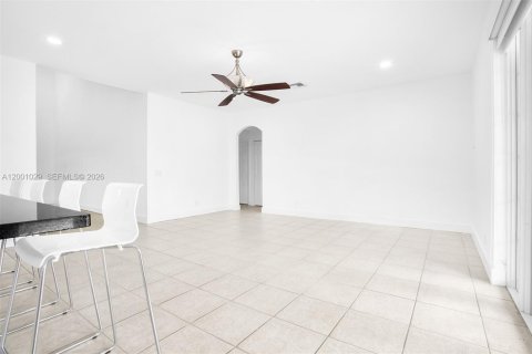 House in Weston, Florida 4 bedrooms, 235.6 sq.m. № 2066663 - photo 24