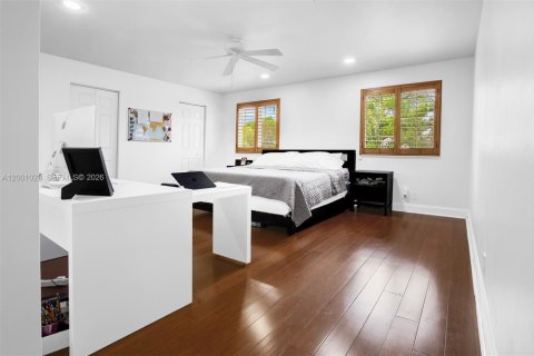 House in Weston, Florida 4 bedrooms, 235.6 sq.m. № 2066663 - photo 4