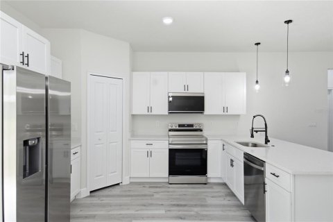 House in Citrus Springs, Florida 4 bedrooms, 170.29 sq.m. № 2222411 - photo 13