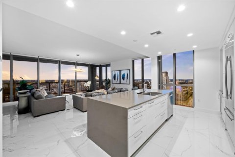 Condo in Fort Lauderdale, Florida, 4 bedrooms № 2082130 - photo 10