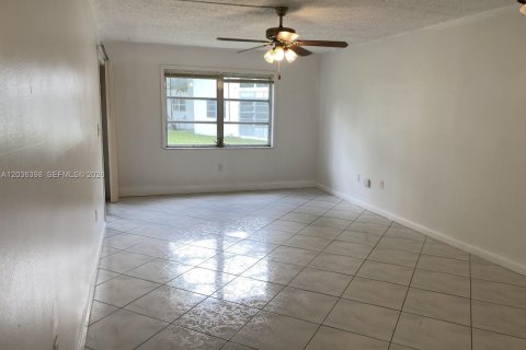 Copropriété à louer à Margate, Floride: 1 chambre, 74.32 m2 № 2084371 - photo 3