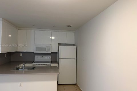 Apartamento en alquiler en Hialeah, Florida, 1 dormitorio, 58.71 m2 № 2004136 - foto 6