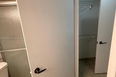 Apartamento en alquiler en Hialeah, Florida, 1 dormitorio, 58.71 m2 № 2004136 - foto 9