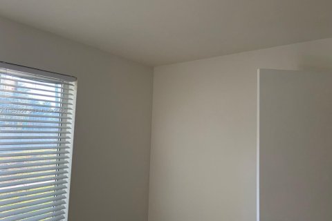 Apartamento en alquiler en Hialeah, Florida, 1 dormitorio, 58.71 m2 № 2004136 - foto 11