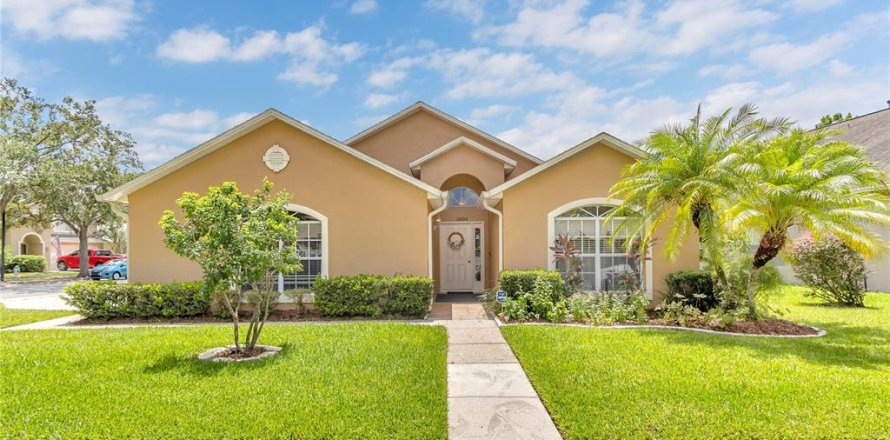 House in Orlando, Florida 3 bedrooms, 178.37 sq.m. № 1884466