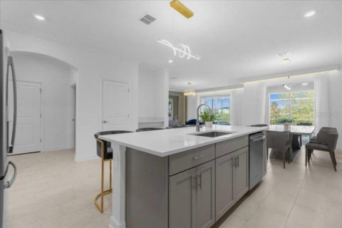 Casa en venta en Davenport, Florida, 6 dormitorios, 305.74 m2 № 2207125 - foto 12