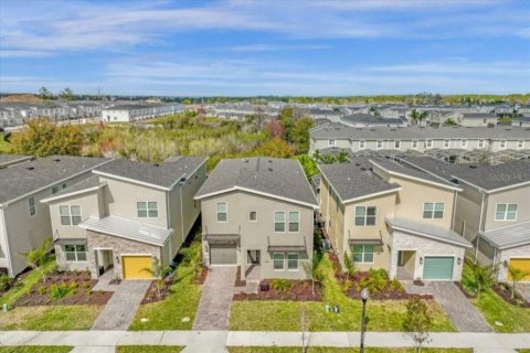 Casa en venta en Davenport, Florida, 6 dormitorios, 305.74 m2 № 2207125 - foto 2