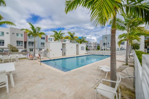 Купить кондоминиум в Майами, Флорида 3 спальни, 121.61м2, № 1945474 - фото 28