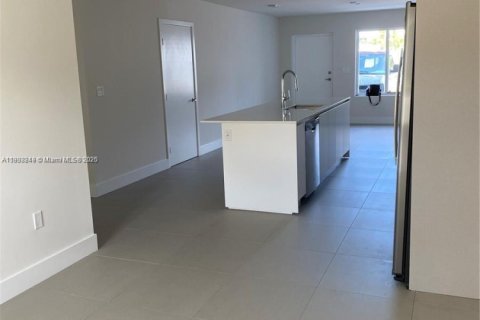 Купить кондоминиум в Майами, Флорида 3 спальни, 121.61м2, № 1945474 - фото 3