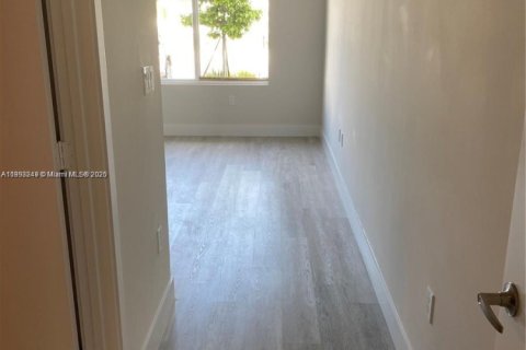 Купить кондоминиум в Майами, Флорида 3 спальни, 121.61м2, № 1945474 - фото 15