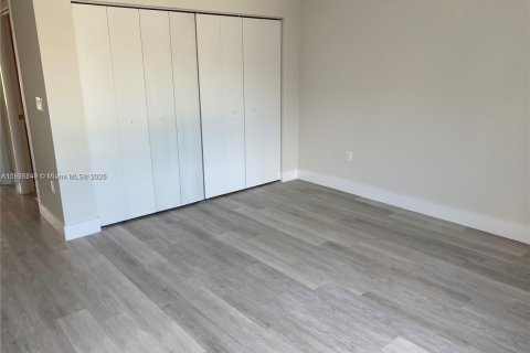 Купить кондоминиум в Майами, Флорида 3 спальни, 121.61м2, № 1945474 - фото 16