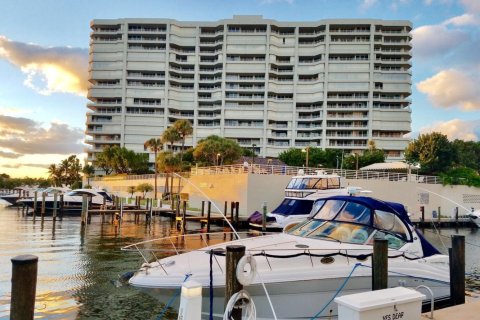 Condo in Boca Raton, Florida, 2 bedrooms № 2181714 - photo 10