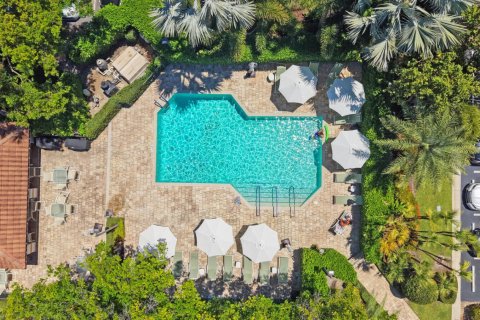 Condo in Boca Raton, Florida, 2 bedrooms № 2181714 - photo 13