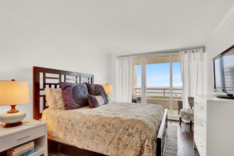 Condo in Boca Raton, Florida, 2 bedrooms № 2181714 - photo 30