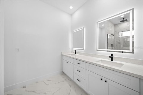 Casa en venta en Cape Coral, Florida, 4 dormitorios, 171.13 m2 № 2093500 - foto 16