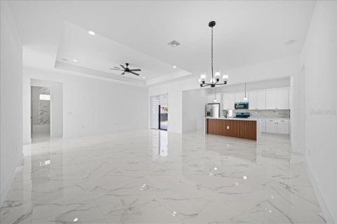 Casa en venta en Cape Coral, Florida, 4 dormitorios, 171.13 m2 № 2093500 - foto 11