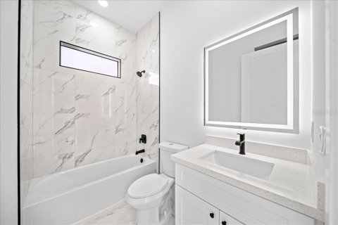 Casa en venta en Cape Coral, Florida, 4 dormitorios, 171.13 m2 № 2093500 - foto 18