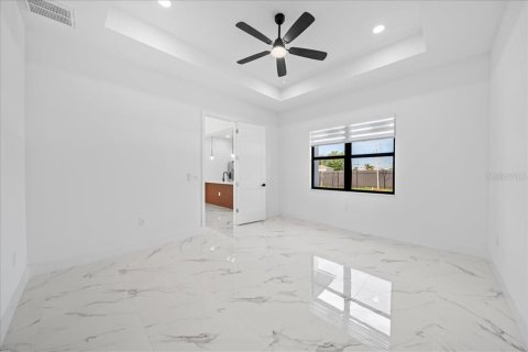 Casa en venta en Cape Coral, Florida, 4 dormitorios, 171.13 m2 № 2093500 - foto 20