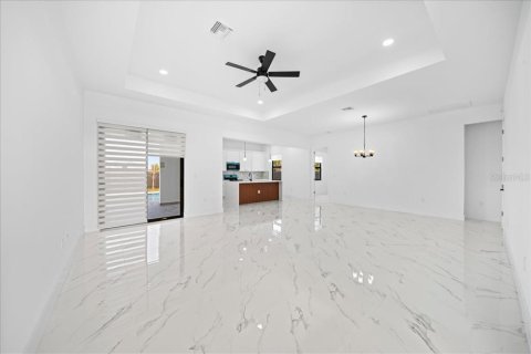 Casa en venta en Cape Coral, Florida, 4 dormitorios, 171.13 m2 № 2093500 - foto 10