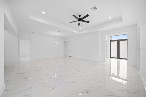 Casa en venta en Cape Coral, Florida, 4 dormitorios, 171.13 m2 № 2093500 - foto 12