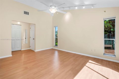 Casa en venta en Delray Beach, Florida, 4 dormitorios, 169.36 m2 № 1974267 - foto 10