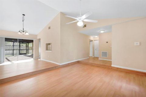 Casa en venta en Delray Beach, Florida, 4 dormitorios, 169.36 m2 № 1974267 - foto 4