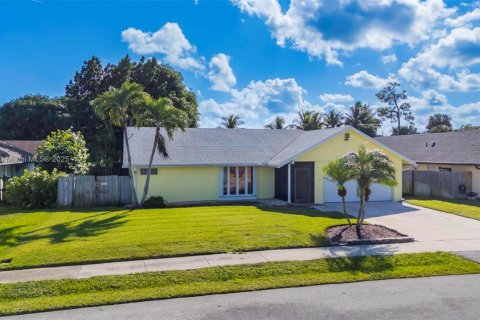 Casa en venta en Delray Beach, Florida, 4 dormitorios, 169.36 m2 № 1974267 - foto 2