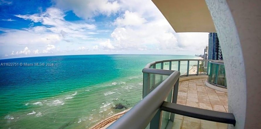 Condo in Sunny Isles Beach, Florida, 2 bedrooms № 1753417