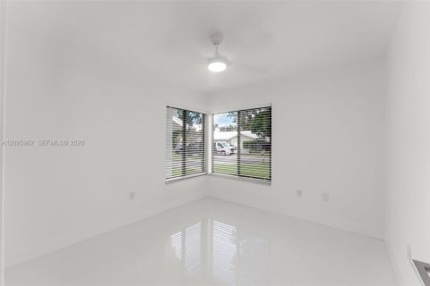 Villa ou maison à louer à Miami, Floride: 4 chambres, 173.63 m2 № 2385092 - photo 17