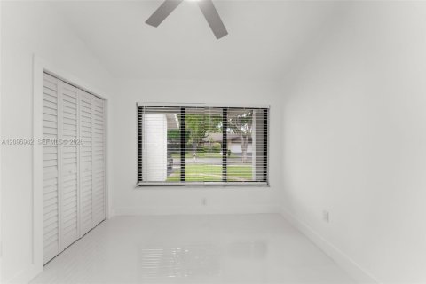 Villa ou maison à louer à Miami, Floride: 4 chambres, 173.63 m2 № 2385092 - photo 14
