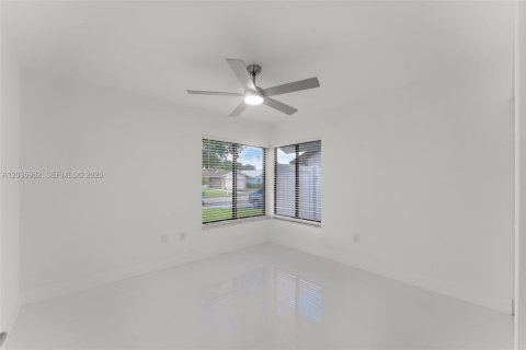 Villa ou maison à louer à Miami, Floride: 4 chambres, 173.63 m2 № 2385092 - photo 15