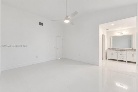 Villa ou maison à louer à Miami, Floride: 4 chambres, 173.63 m2 № 2385092 - photo 11