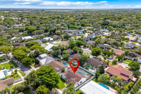 Villa ou maison à louer à Miami, Floride: 4 chambres, 173.63 m2 № 2385092 - photo 22