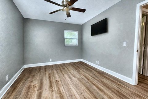 Casa en venta en Tampa, Florida, 4 dormitorios, 157.28 m2 № 2324966 - foto 18