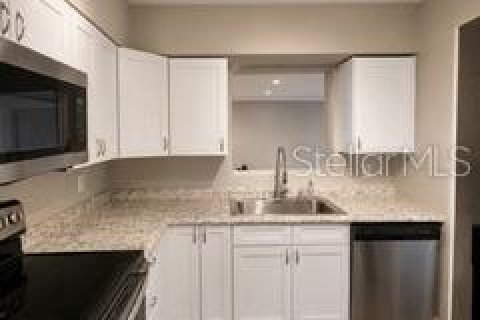Casa en venta en Tampa, Florida, 4 dormitorios, 157.28 m2 № 2324966 - foto 9