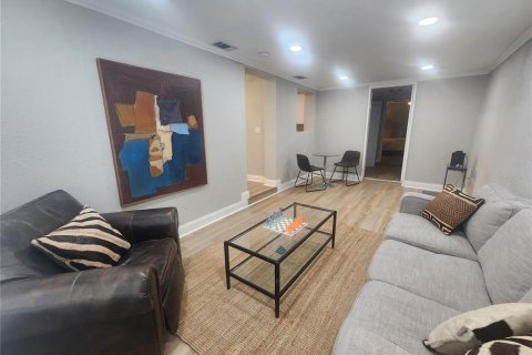 Casa en venta en Tampa, Florida, 4 dormitorios, 157.28 m2 № 2324966 - foto 14