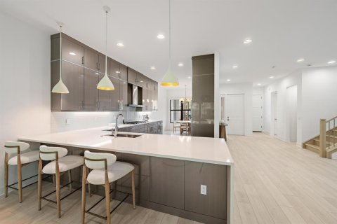 Casa en alquiler en Palm Beach Gardens, Florida, 3 dormitorios, 293.76 m2 № 2087934 - foto 6