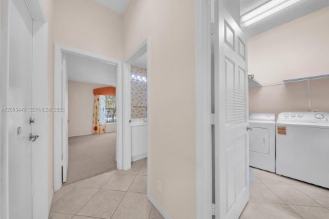 Villa ou maison à vendre à West Palm Beach, Floride: 2 chambres, 146.97 m2 № 2385543 - photo 27