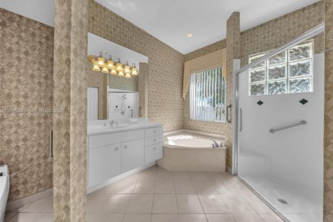 Villa ou maison à vendre à West Palm Beach, Floride: 2 chambres, 146.97 m2 № 2385543 - photo 24