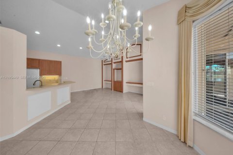 Villa ou maison à vendre à West Palm Beach, Floride: 2 chambres, 146.97 m2 № 2385543 - photo 9
