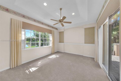 Villa ou maison à vendre à West Palm Beach, Floride: 2 chambres, 146.97 m2 № 2385543 - photo 21
