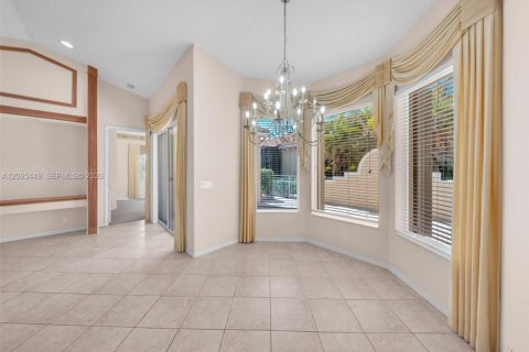 Villa ou maison à vendre à West Palm Beach, Floride: 2 chambres, 146.97 m2 № 2385543 - photo 8