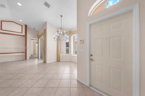 Villa ou maison à vendre à West Palm Beach, Floride: 2 chambres, 146.97 m2 № 2385543 - photo 6