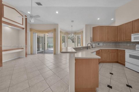 Villa ou maison à vendre à West Palm Beach, Floride: 2 chambres, 146.97 m2 № 2385543 - photo 20